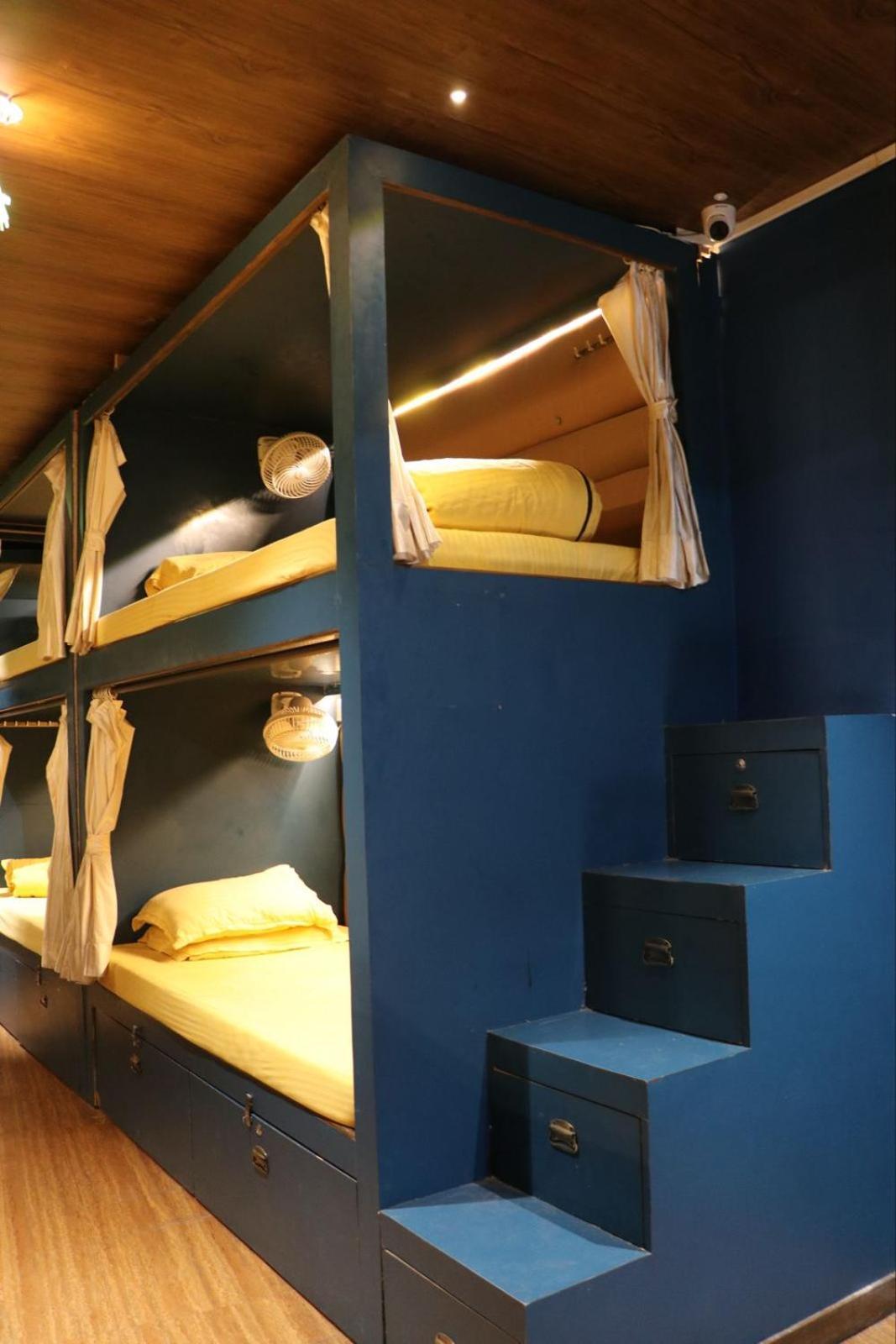 Sinhassan Dormitory Hostel Juhu Bombaj Zewnętrze zdjęcie