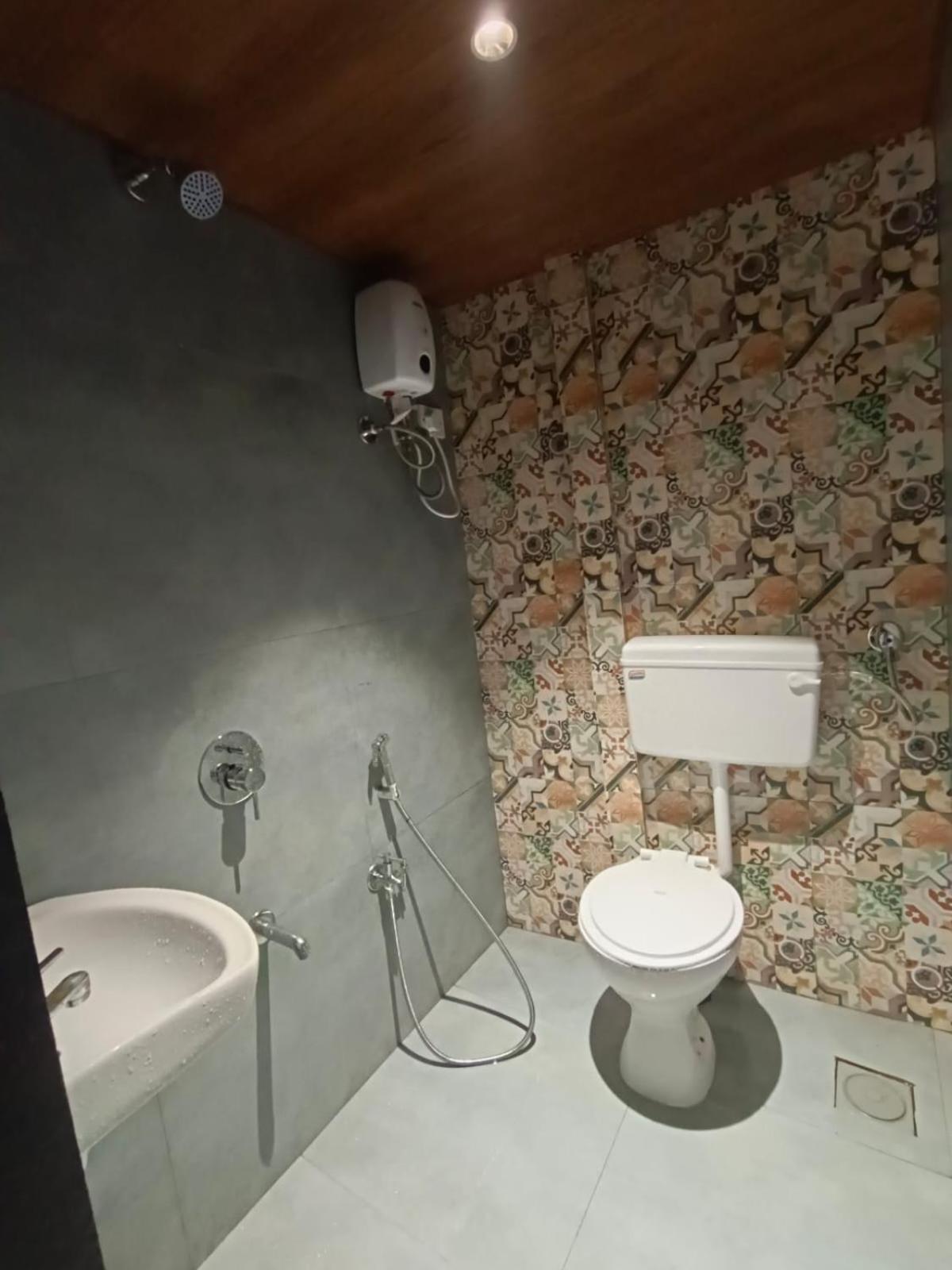 Sinhassan Dormitory Hostel Juhu Bombaj Zewnętrze zdjęcie